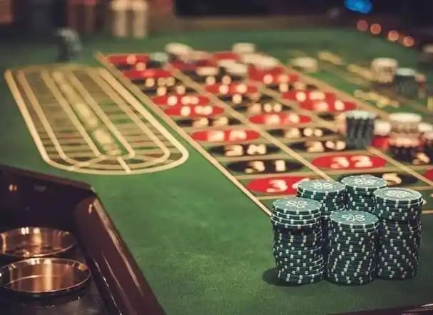jiliks apk မြန်မာကစားသမားများ VIP Bonus နှင့် Special Promotion ရယူနေသောမြင်ကွင်း